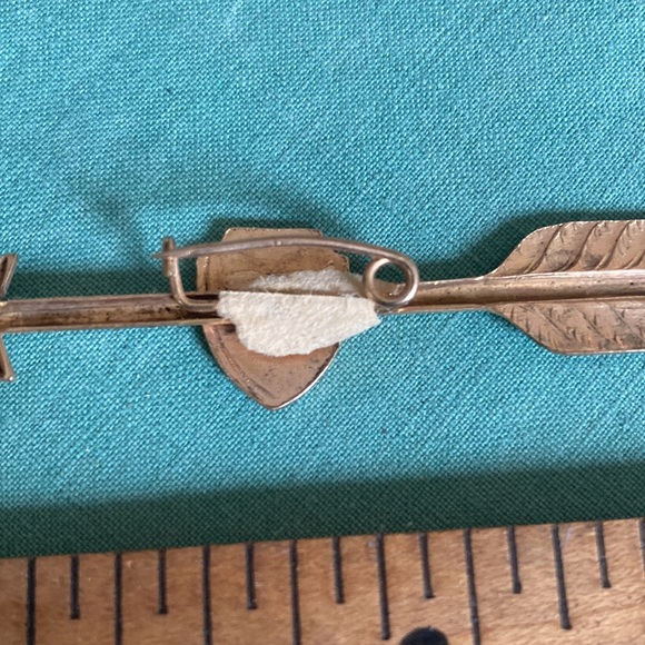 Deadstock vintage NY Empire State Building enamel gold plate souvenir arrow pin - Picture 8 of 10